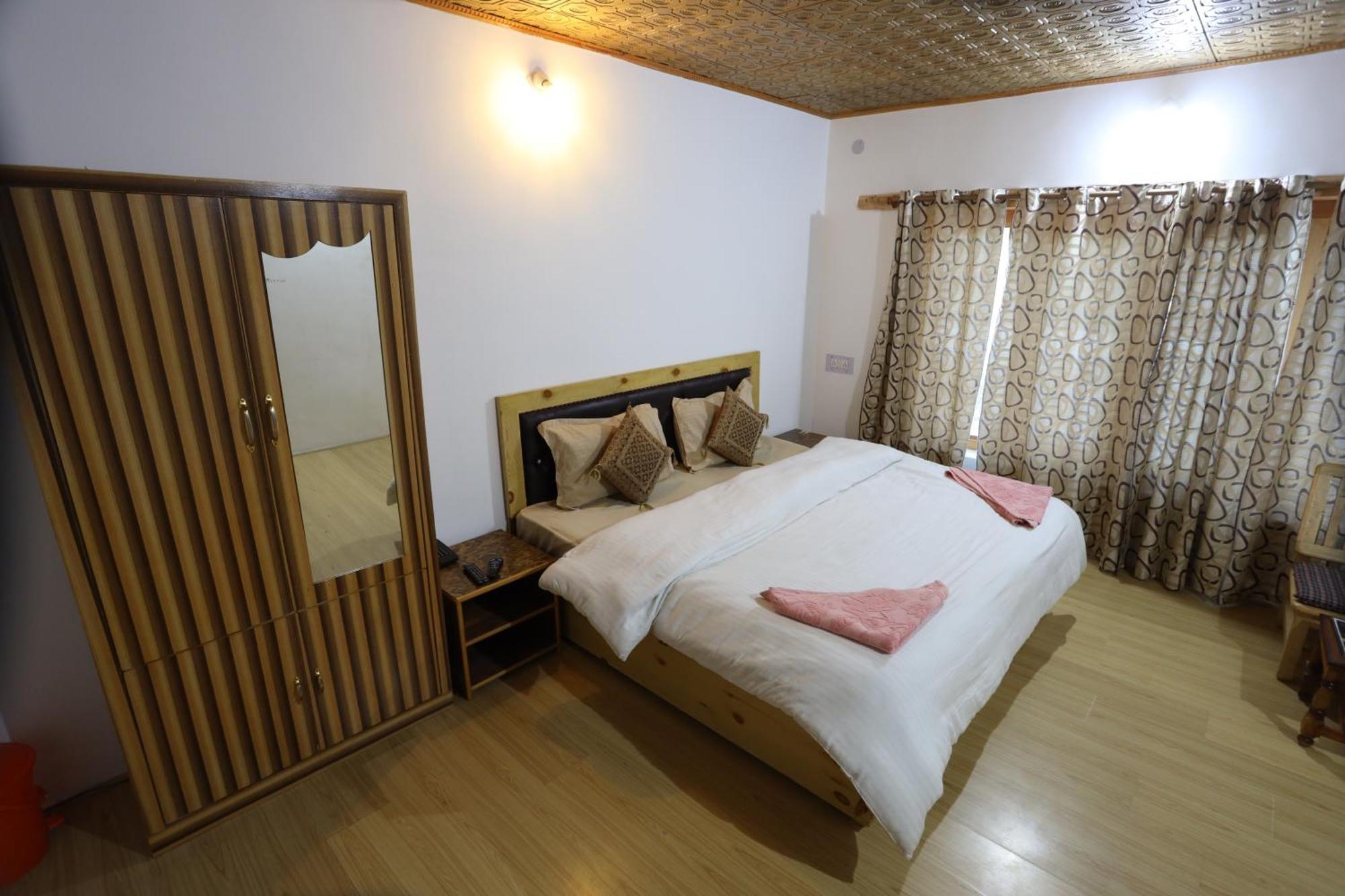 Odbar Guest House Best Guest House At Leh Ladakh Bagian luar foto