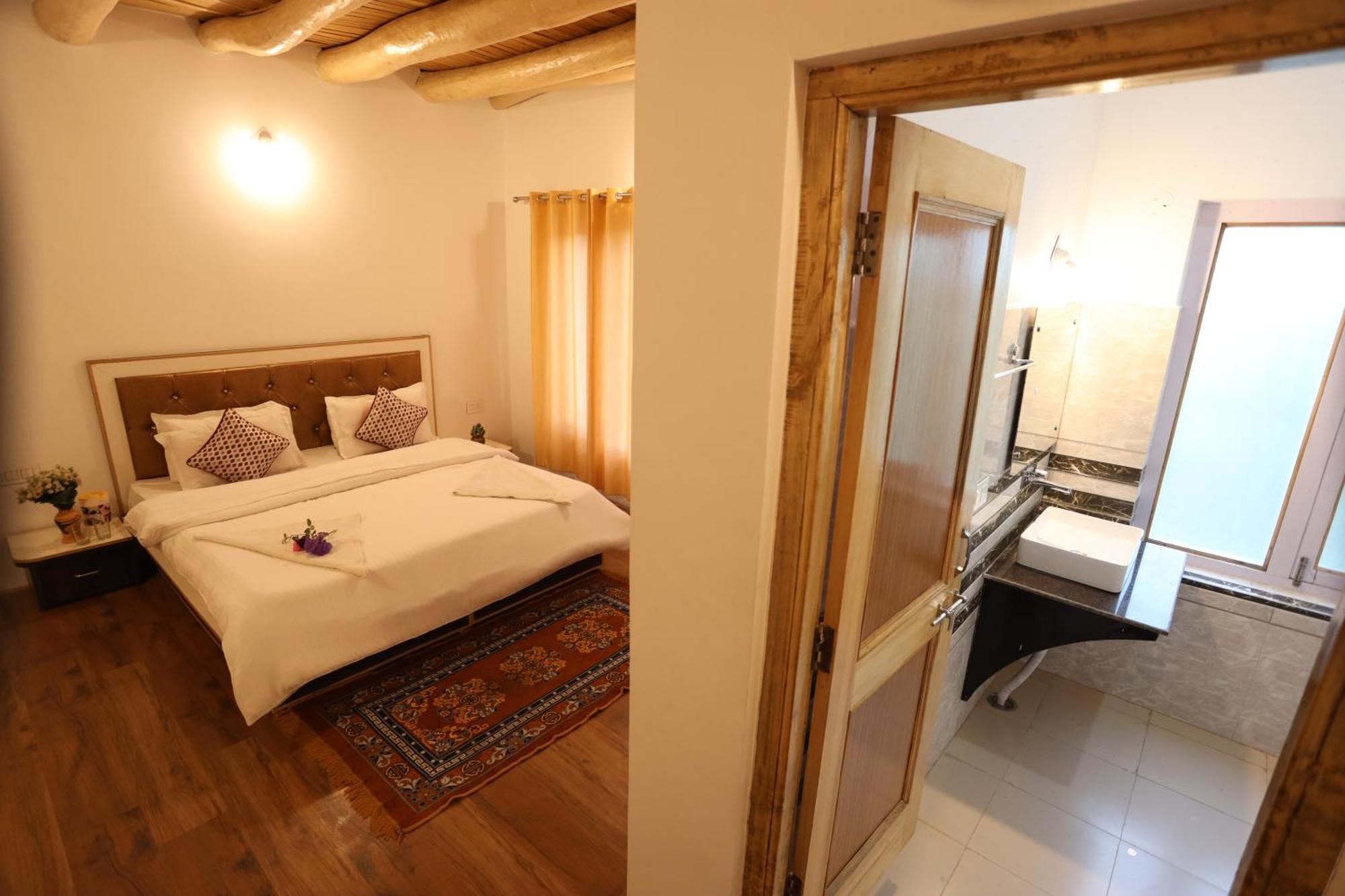 Odbar Guest House Best Guest House At Leh Ladakh Bagian luar foto