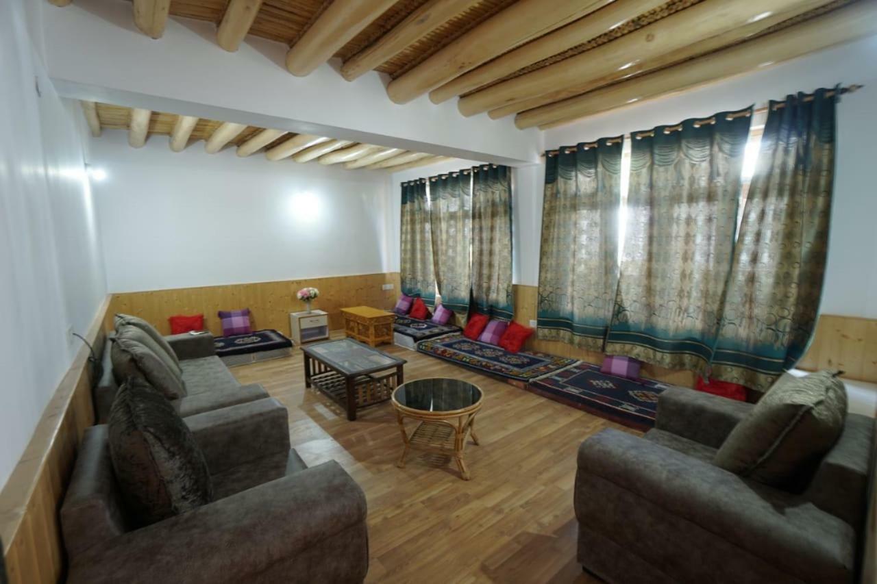 Odbar Guest House Best Guest House At Leh Ladakh Bagian luar foto