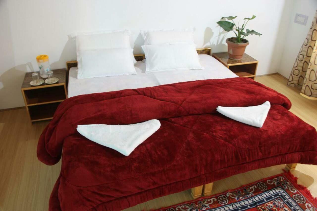 Odbar Guest House Best Guest House At Leh Ladakh Bagian luar foto